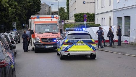 Man rijdt in op groep mensen in Duitse stad Passau, echtgenote en dochter van bestuurder onder de slachtoffers