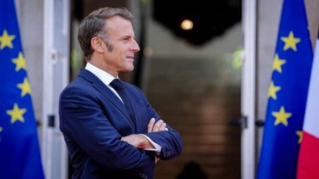 «Il doit choisir le profil le moins urticant» : comment Emmanuel Macron prépare l’après-Bayrou