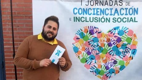 Adrián Mella, presidente de ASTTA: “Los tics son solo la punta del iceberg, el síndrome de Tourette va mucho más allá”