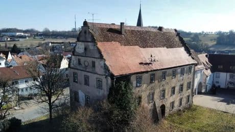 Historische Immobilie zum kleinen Preis - Haben Sie Lust auf ein Schloss?