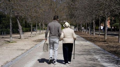 La reforma de Escrivá elevará un 25% las pensiones y retrasará la edad de jubilación a los 66 años
