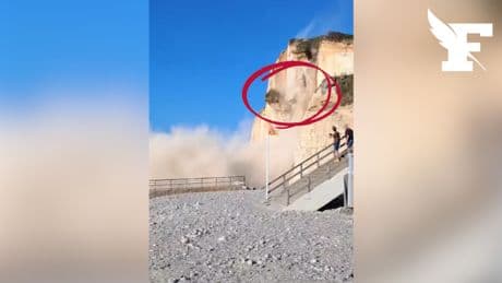Normandie : les images saisissantes de l’éboulement d’un pan de falaise sur une plage près d’Étretat