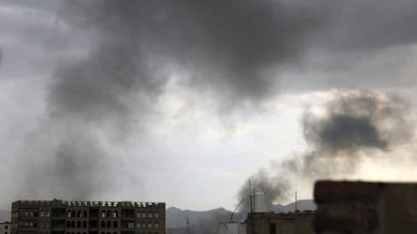 Israel vuelve a bombardear la capital de Yemen y deja al menos nueve muertos