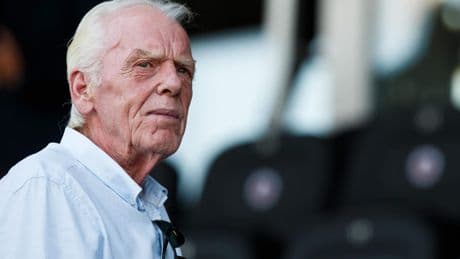 KNVB herdenkt Leo Beenhakker en Nol de Ruiter voor interland tegen Malta