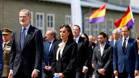 Los Reyes homenajean a los más de 7 mil españoles republicanos deportados al campo de concentración de Mauthausen
