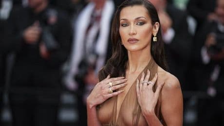 Veto al 'Naked dress' en Cannes: ¿por qué el festival prohíbe a las estrellas pisar la alfombra roja medio desnudas?