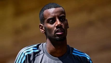 Alexander Isak transfer: Liverpool prepare second bid but key detail could scupper deal