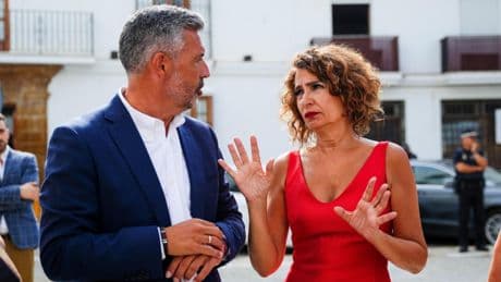 Montero asume que la gran apuesta del nuevo curso es presentar Presupuestos a riesgo de sufrir una grave derrota