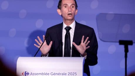 A l'assemblée générale de Carrefour, Alexandre Bompard met en avant la « résilience » du groupe