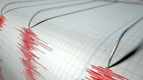 İzmir'de korkutan deprem! Çevre illerden de hissedildi