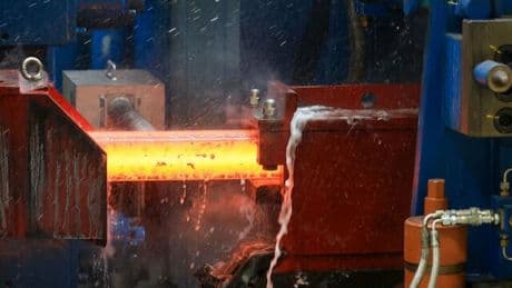 Industrie: Industrie in Euro-Zone robbt sich Richtung Wachstum – Deutschland fällt zurück