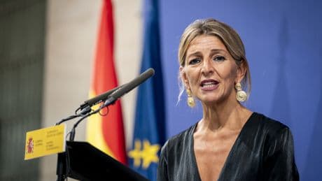 Díaz negocia con Puigdemont para intentar sacar adelante la reducción de la jornada laboral