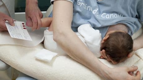 Maladies rares : trois nouvelles pathologies bientôt dépistées à la maternité