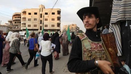 La Turquie durcit le ton à l’égard des Kurdes syriens et tente de mettre la France hors jeu
