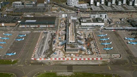 Schiphol had bouwcontract A-pier niet voortijdig mogen ontbinden, miljoenenstrop dreigt
