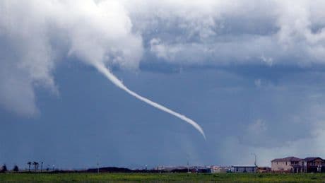 Scud Clouds Are Often Mistaken For Tornadoes - What Are They?