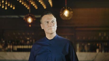 Tim Raue: "Sobald ich nicht arbeite, verstecke ich mich hinter meiner Frau"