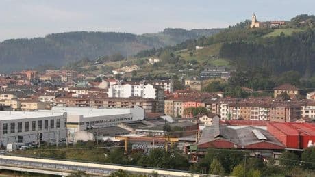 Tres detenidos por robar cobre valorado en 4.500 euros en Gernika