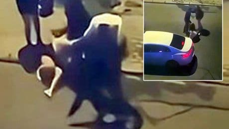 'Yapma' diyene sövdü! Kadını tekme tokat dövdü!