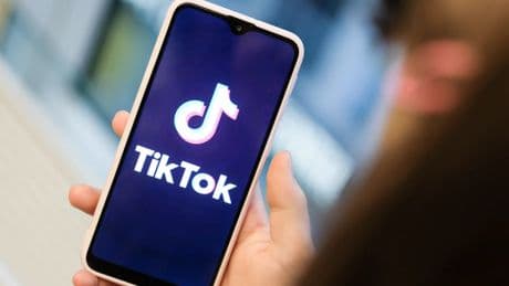 TikTok lanza nuevas funciones para las familias: avisará cada vez que los menores publiquen un vídeo