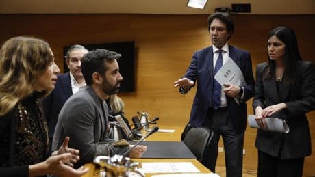 Retrasos y falta de documentación: los intereses partidistas torpedean la comisión de la dana