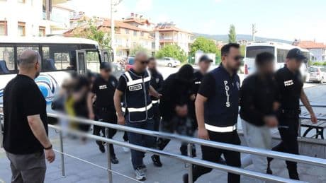 Burdur’da fuhuş operasyonu: 8 tutuklama