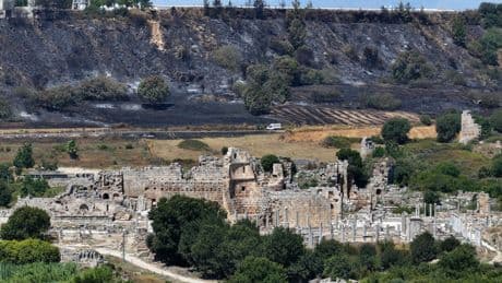 Aksu'daki orman yangınından etkilenen alanlar havadan görüntülendi