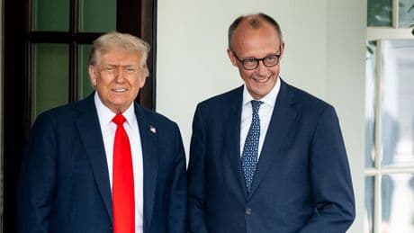 Zu Selenskyj-Treffen am Montag - Trump lädt europäische Spitzen-Politiker ein
