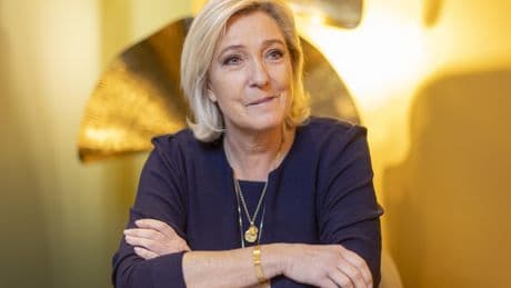 Marine Le Pen tente le pari risqué de la candidature du fait accompli
