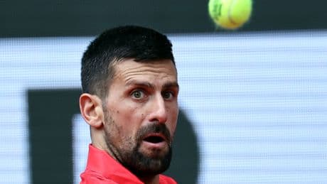 Novak Djokovic se abona al número 100 en Roland Garros