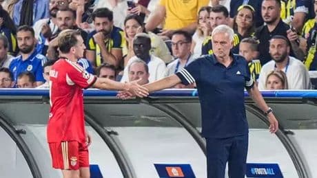 Kerem Aktürkoğlu ve Mourinho tribünleri coşturdu
