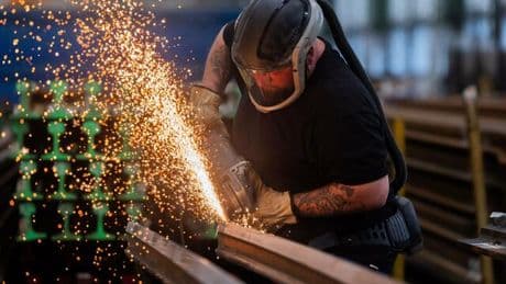 Konjunkturflaute: Deutsche Industrie baut 100.000 Jobs binnen eines Jahres ab