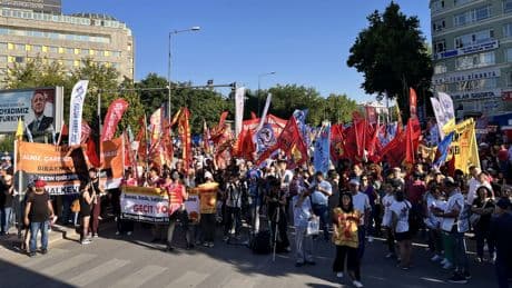 Birçok kentte Madımak Katliamı'nda yaşamını yitirenler anıldı