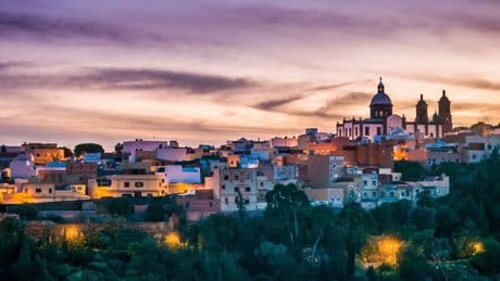Diez pueblos sorprendentes de España (y algunos no son exactamente como esperas)