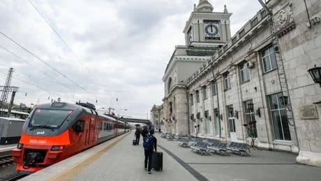Erst Feuer, dann Stillstand: Ukrainische Drohnen legen russischen Bahnhof lahm