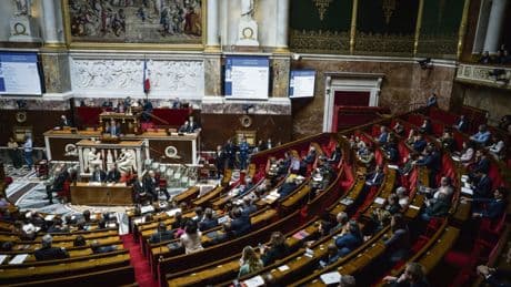 Sécurité sociale, arrêts maladies… Ces décrets que le gouvernement veut faire passer avant sa chute annoncée le 8 septembre