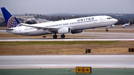 United Airlines plane aborts flight as concerning message found in bathroom