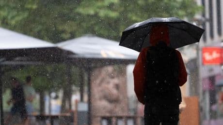 Wettervorhersage: Schauer, Starkregen, Gewitter - wann kommt die Sonne zurück?
