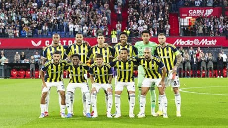 Fenerbahçe'de iki yeni transfer kulübede