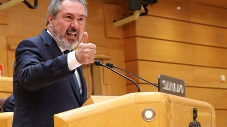 El PSOE monta un caso de espionaje en el Senado gracias a un matrimonio de informáticos indiscreto
