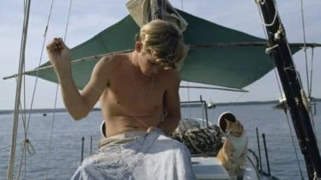 A 16 anni in barca a vela intorno al mondo, con il suo gatto