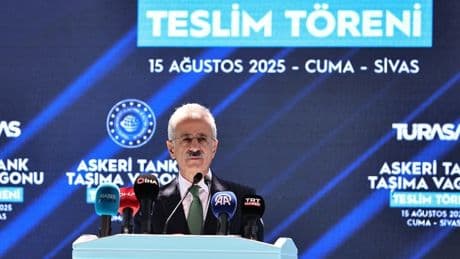 Savaş tanklarımızı taşıyacak vagonlar hazır! Bakan Uraloğlu: "Türk Silahlı Kuvvetlerine güç katacak"