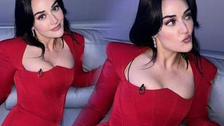 HABERLER: Esra Bilgiç kırmızı elbisesiyle Instagram'ı yaktı geçti