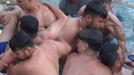 Nefesler tutuldu! 10 bin liralık ödül için hastanelik oldular
