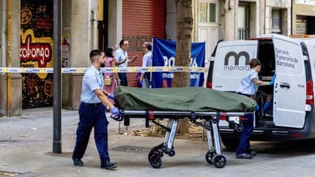 Ejecutado de cuatro disparos a plena luz del día un hombre en Consell de Cent