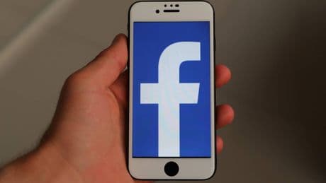 Chiuso "Mia Moglie", il gruppo Facebook con le foto rubate: ma nascono subito i cloni