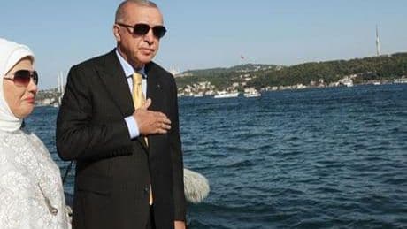 Cumhurbaşkanı Erdoğan'dan İstanbul Boğazı'ndaki geçit törenine ilişkin paylaşım