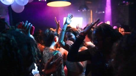 «On ne peut plus dormir» : à Bordeaux, les nuisances sonores des bars troublent la tranquillité de la «Belle endormie»