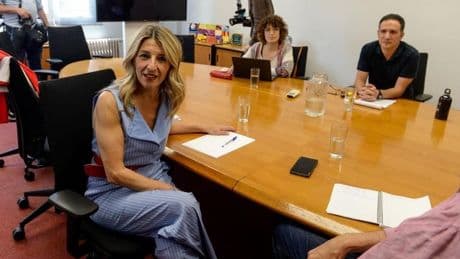 ELA reclama a Díaz un SMI para Euskadi en un encuentro inédito