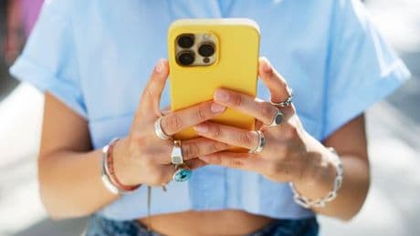 Creepy iPhone hack 'exposes your secret texts for everyone to see'